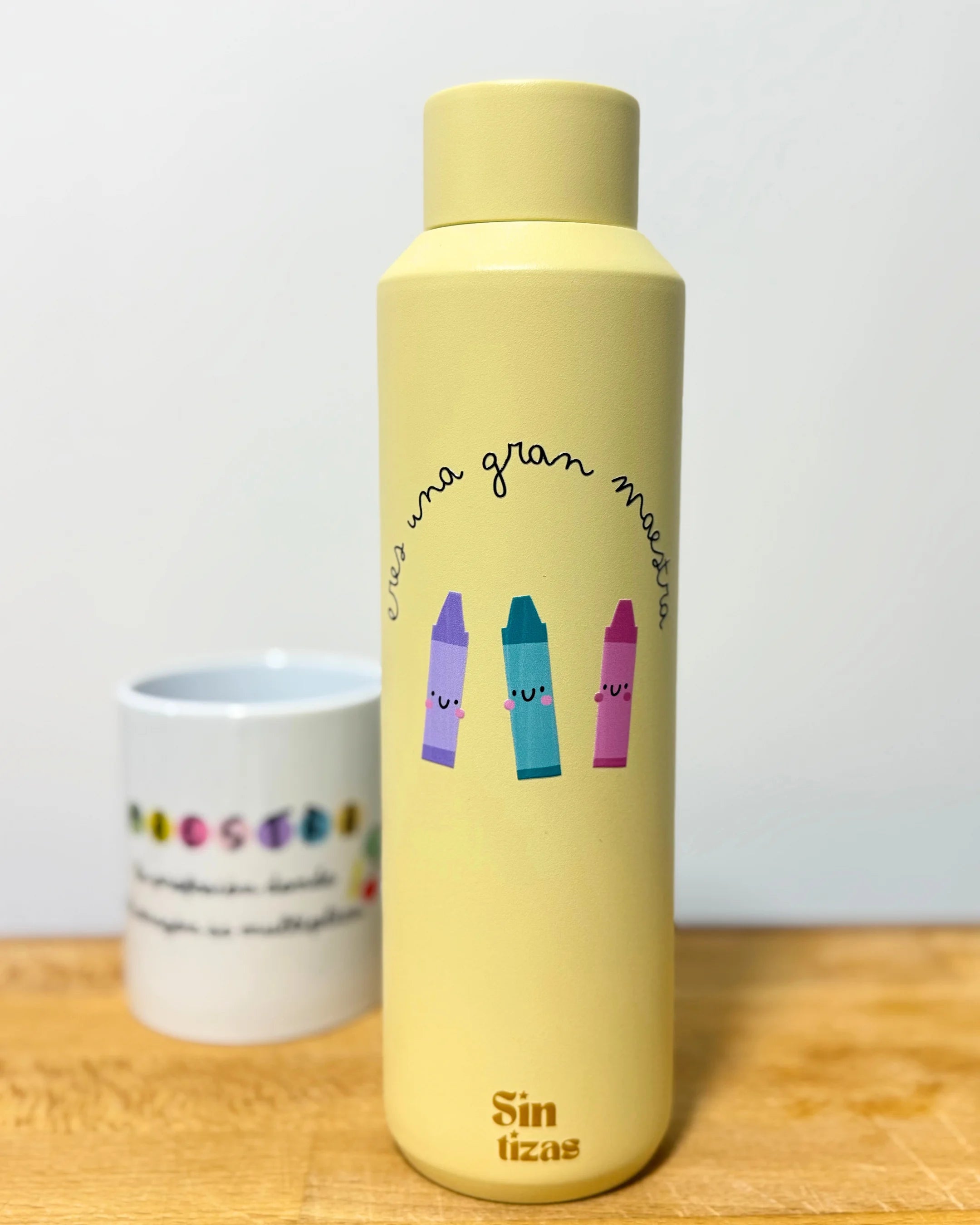 Botella con diseño personalizado para maestros.