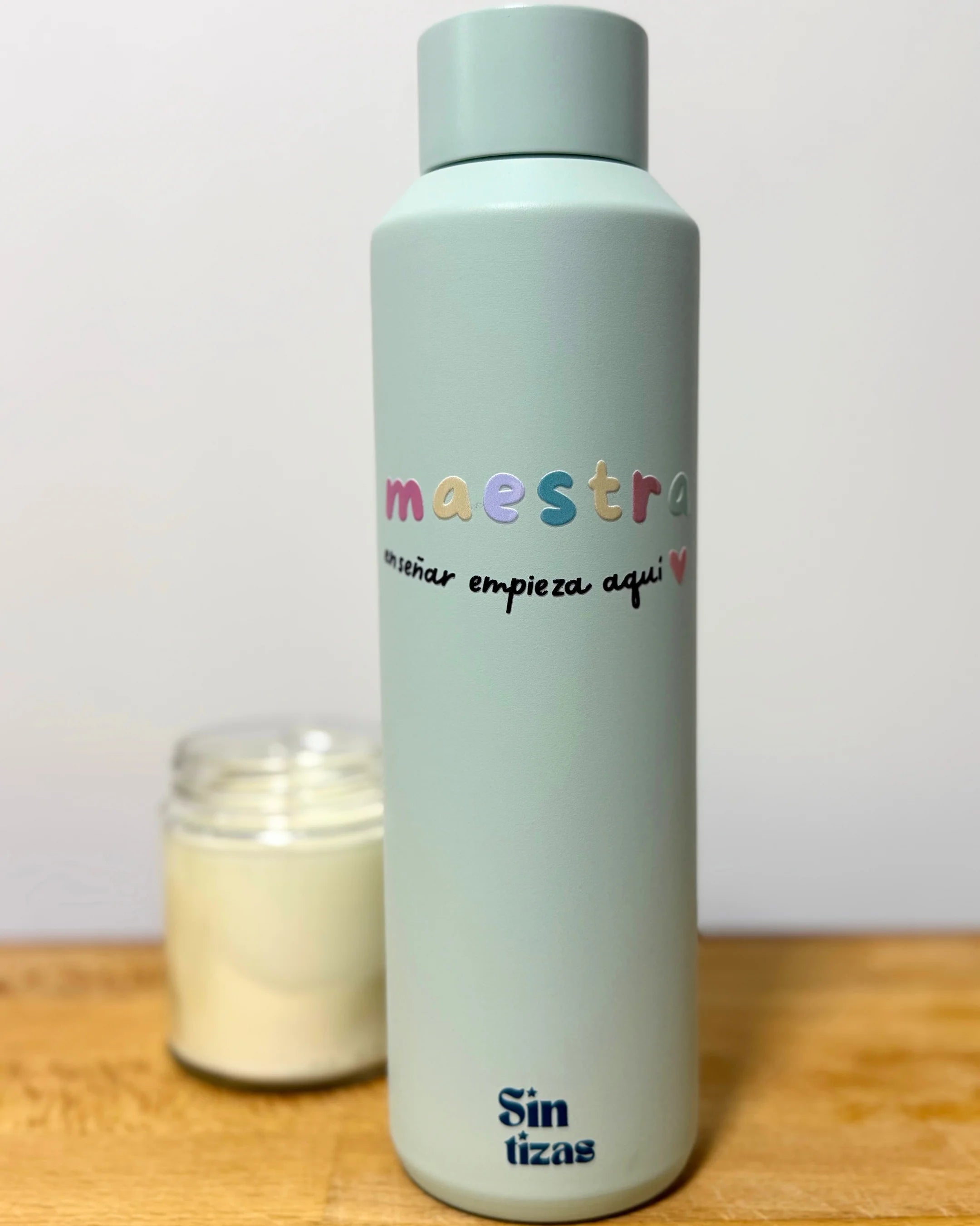 Botella con diseño personalizado para maestros.